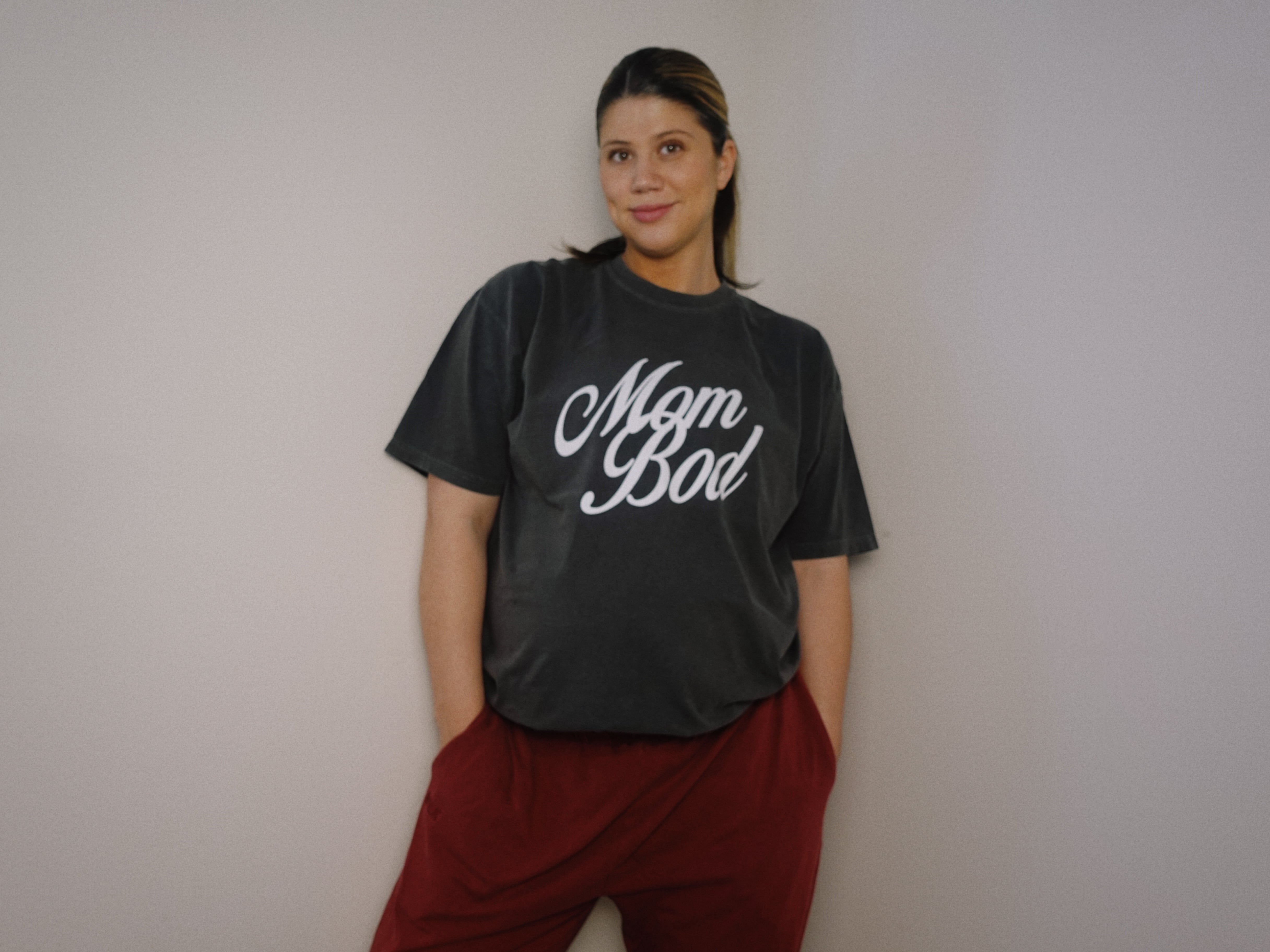 MOM BOD TEE