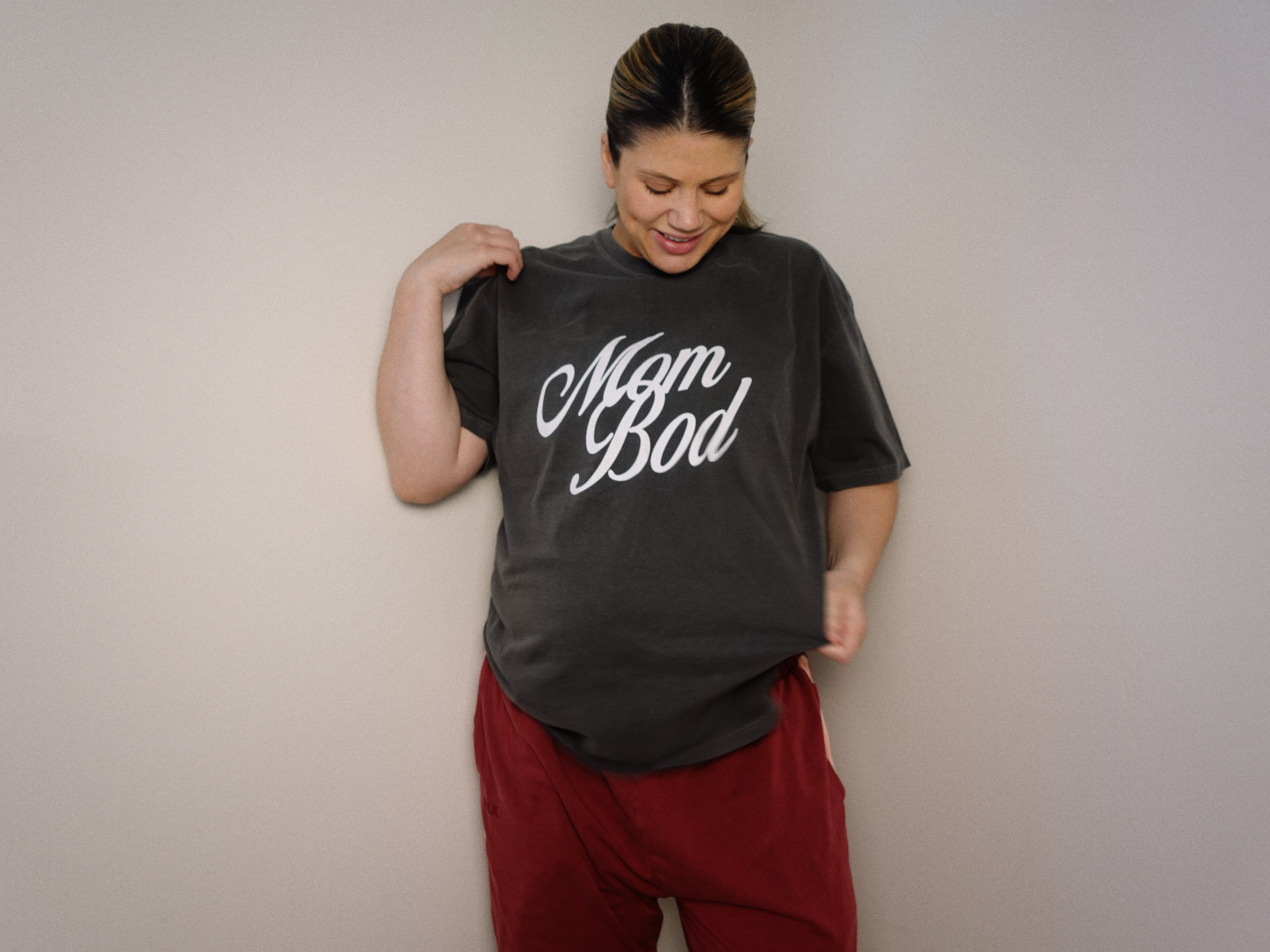 MOM BOD TEE