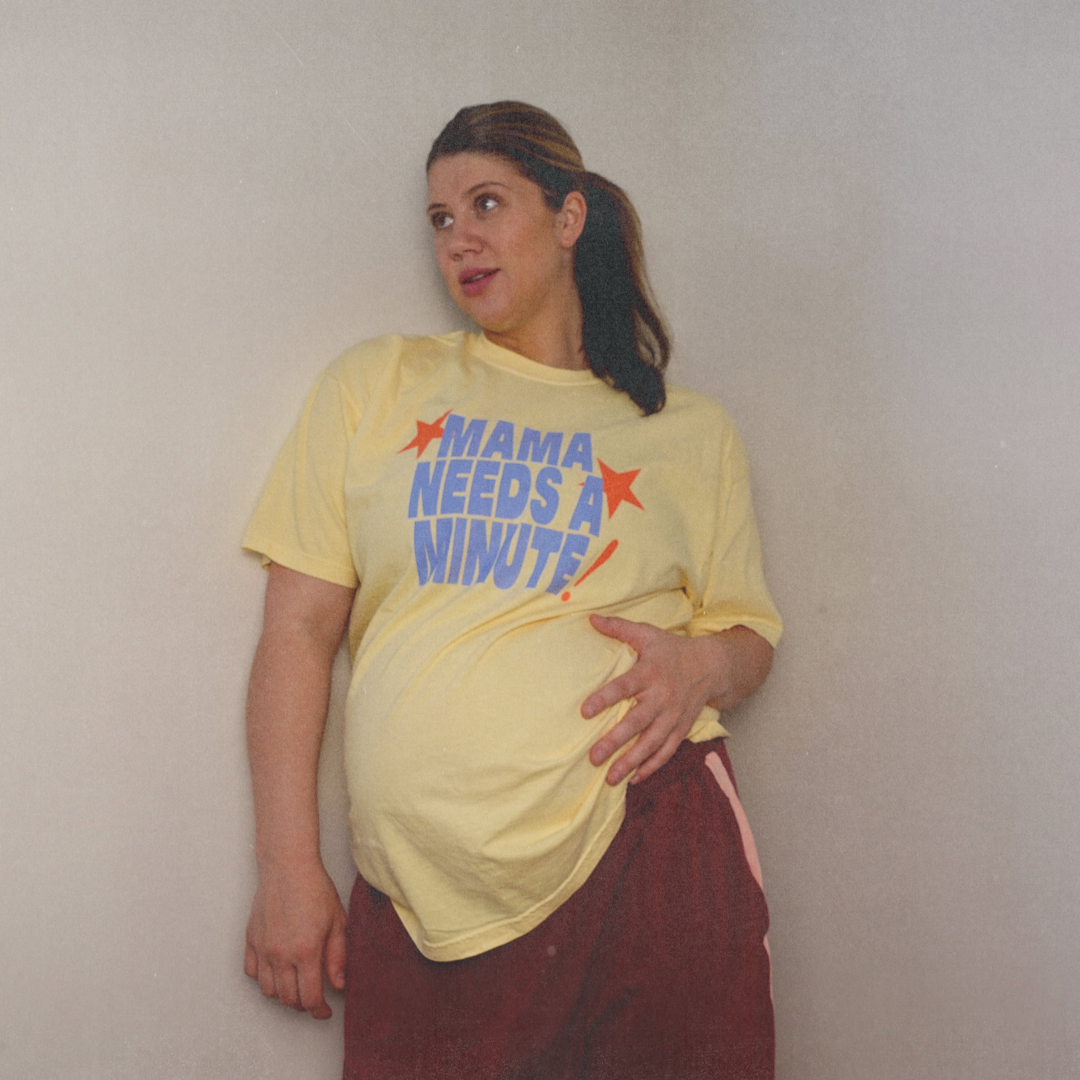 MAMA NEEDS A MIN TEE