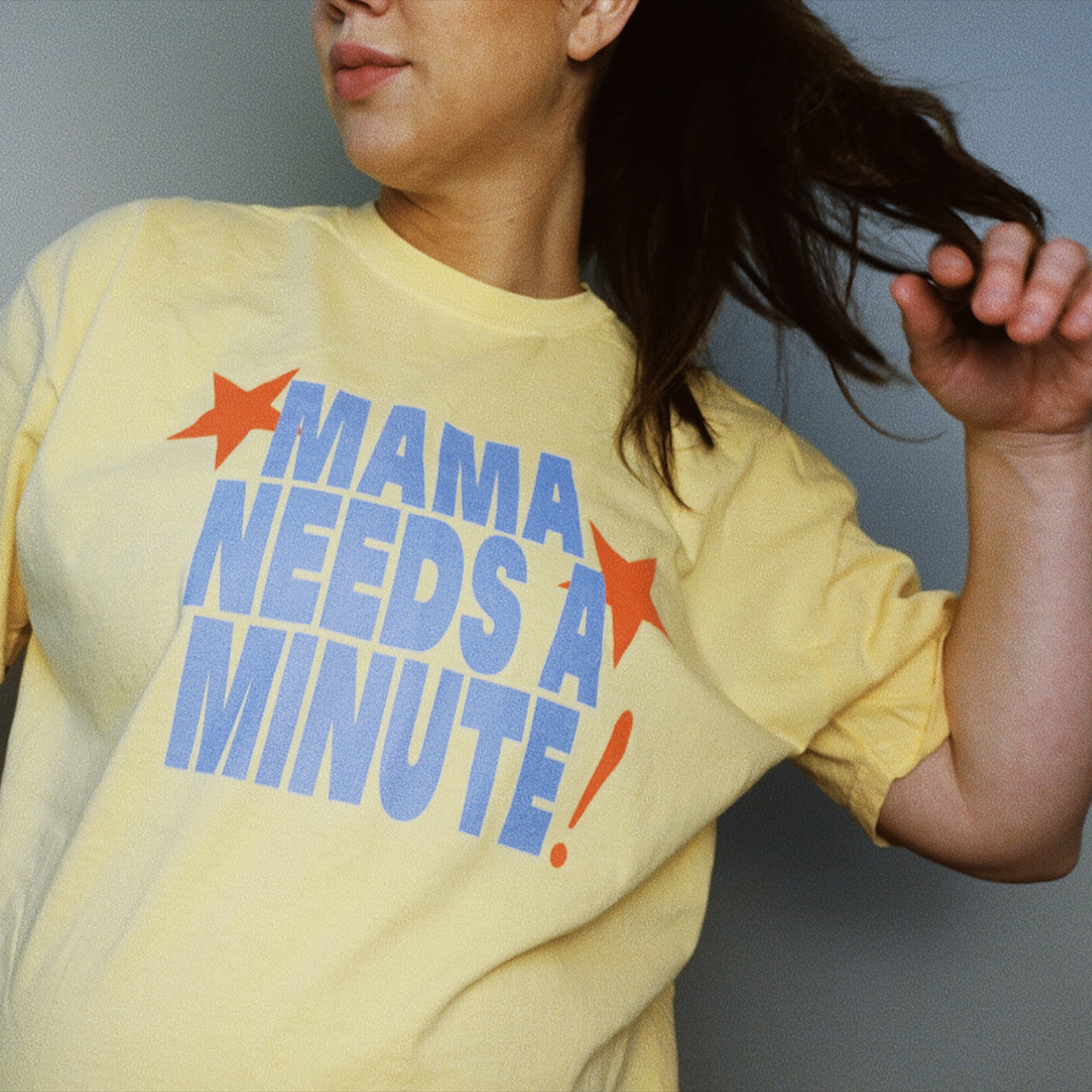 MAMA NEEDS A MIN TEE